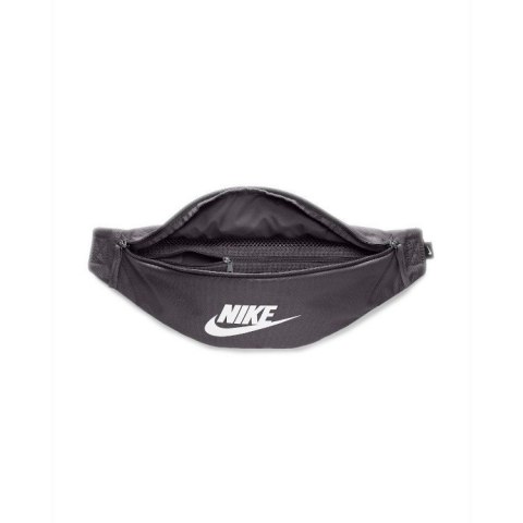 Saszetka Nike Sportswear Heritage grafitowa sportowa nerka Saszetka Nike Sportswear Heritage grafitowa sportowa nerka