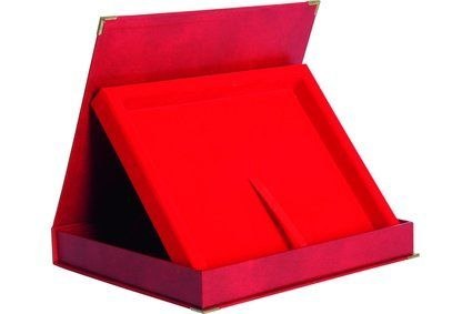 Etui do dyplomu poziome czerwone Etui do dyplomu poziome czerwone