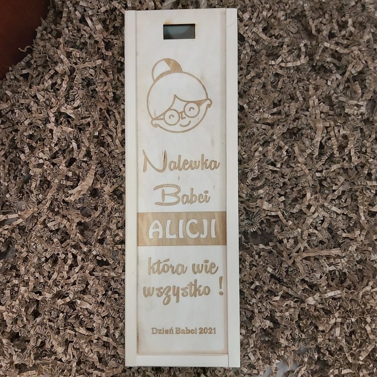 Grawerowana skrzynka na Alkohol SKRZYNKAZ zamykana okolicznościowa Grawerowana skrzynka na Alkohol SKRZYNKAZ zamykana okolicznościowa