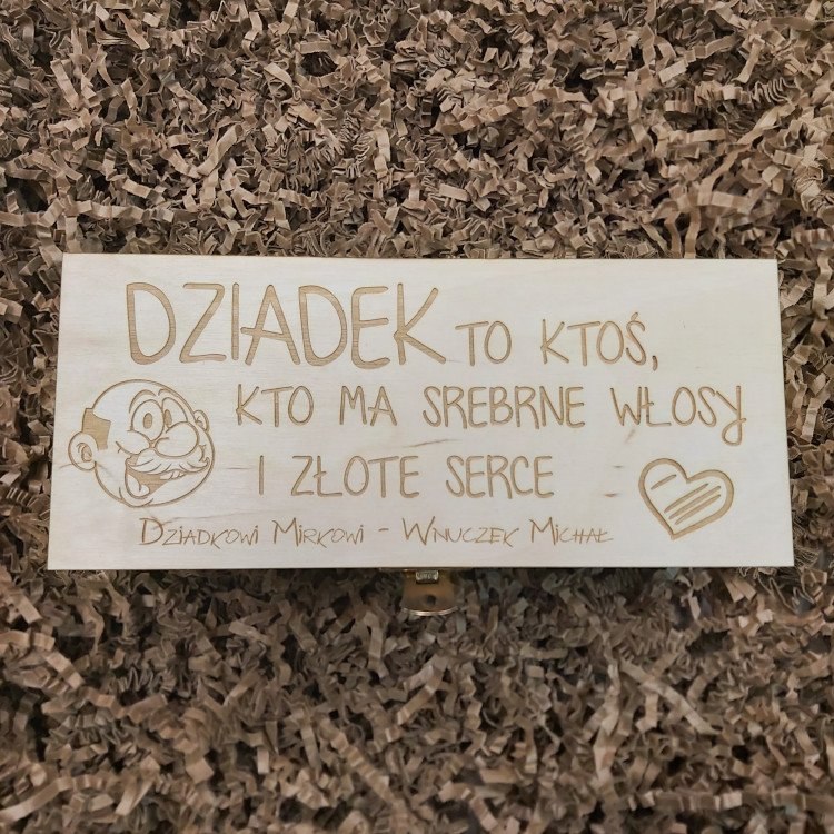 Grawerowana skrzynka na Alkohol SKRZYNKAZ zamykana okolicznościowa Grawerowana skrzynka na Alkohol SKRZYNKAZ zamykana okolicznościowa